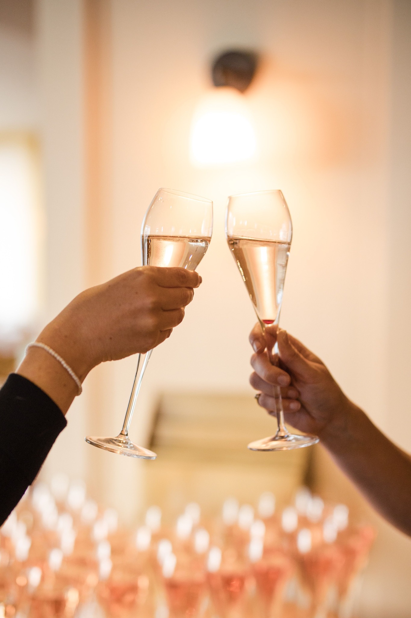 Cote – Complimentary glass of crémant or hot chocolate